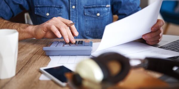 como-acabar-com-as-dividas-de-maneira-eficiente Como acabar com as dívidas de maneira mais eficiente?