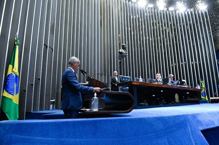 Senado aprova projeto que obriga planos de saúde a cobrirem tratamentos fora do rol da ANS